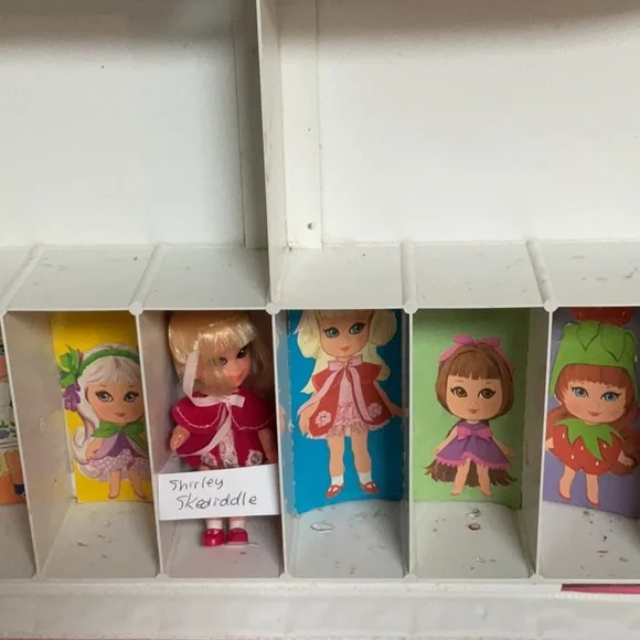 Liddle Kiddle Collector Case + Doll - Picture 13 of 13
